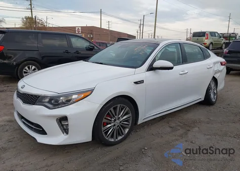 2018 Kia Optima Sx Turbo z USA, uszkodzony, nr VIN 5XXGV4L25JG206743